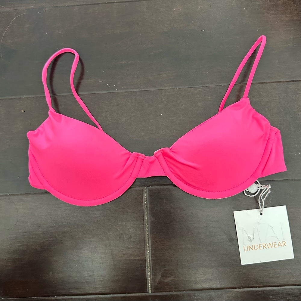 NWT MAI bikini top (XS)